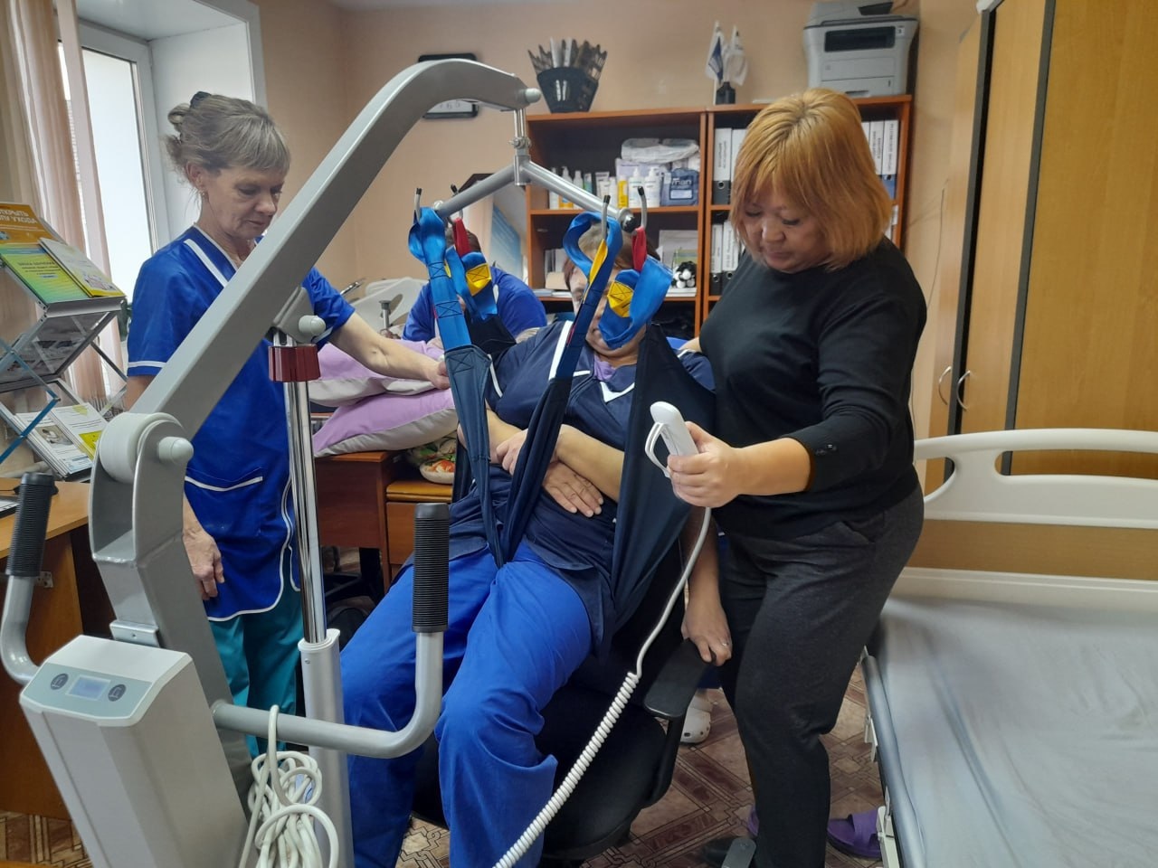 «Обучение по подъёмнику: помощь немобильным подопечным стала проще!»