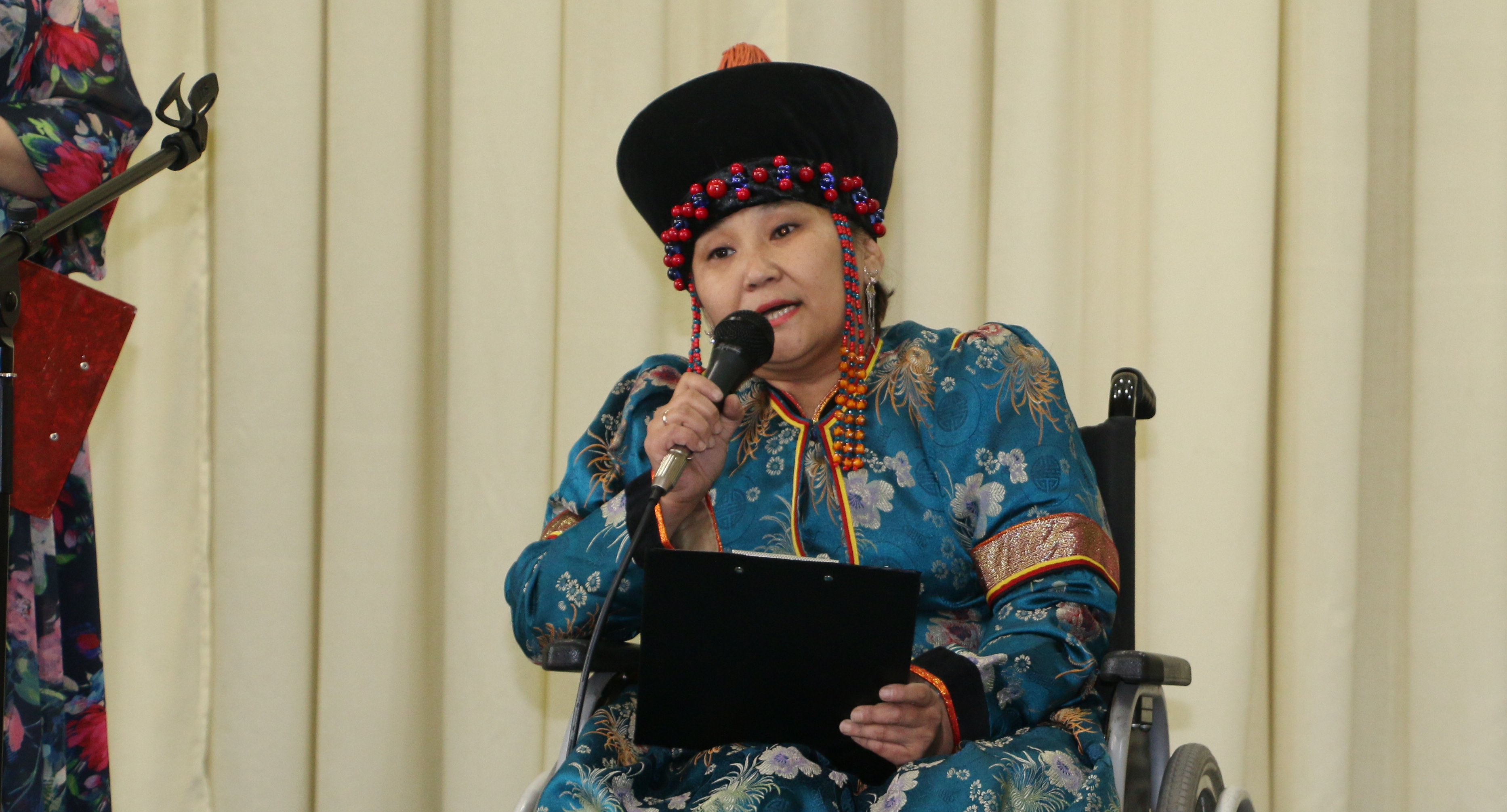   В рамках празднования 100-летия Республики Бурятия и Всемирного дня  поэзии в АУСО «У-УКЦ «Доверие» 21 марта прошел творческий конкурс «Любимая  Бурятия моя»